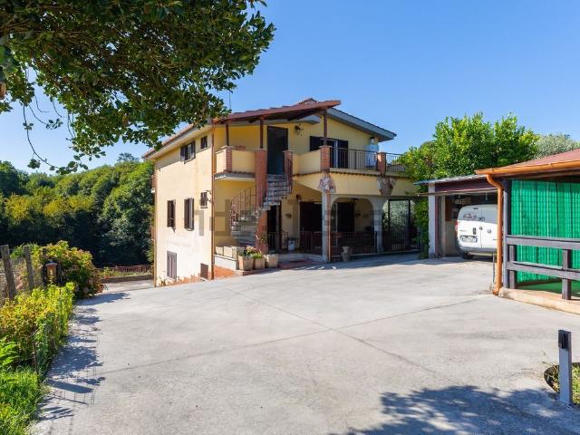 Casa in vendita a Valle Mazzone, Roma Capitale