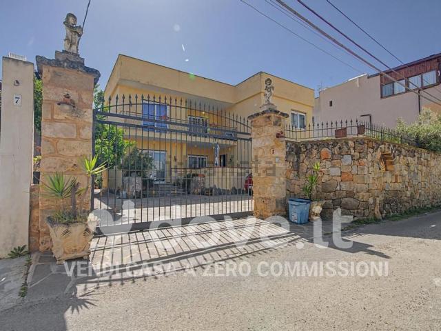 Casa in vendita a Carini, Sicilia