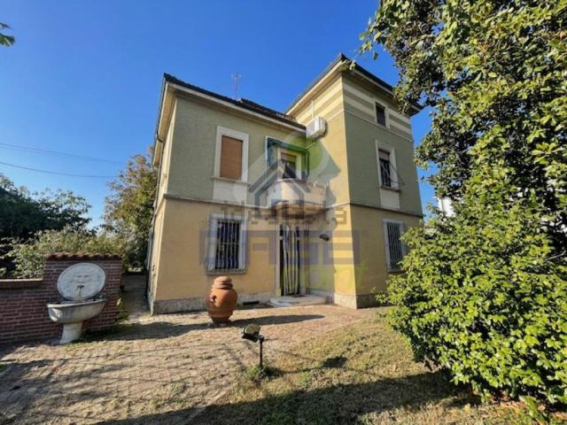 Casa in vendita a Castelvetro Piacentino, Reggio Emilia