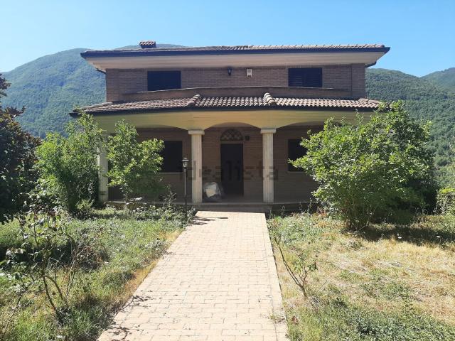 Casa in vendita a Pescocanale, Capistrello