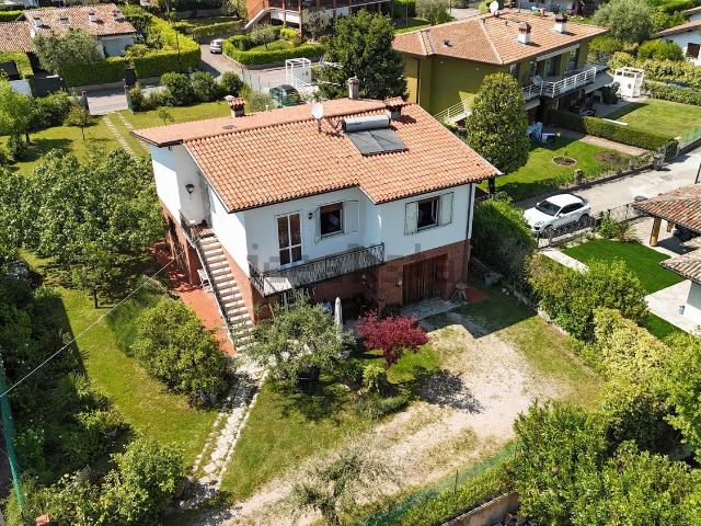 Casa in vendita a Padenghe Sul Garda, Lombardia
