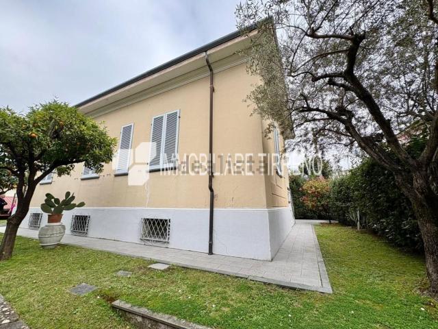 Casa in vendita a San Carlo, Marina Di Massa