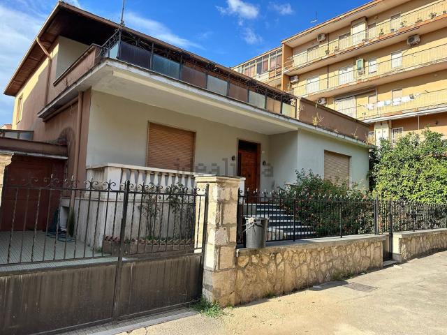 Casa in vendita a Maddaloni, Campania
