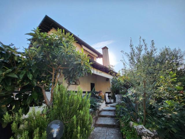 Casa in vendita a Uboldo, Lombardia