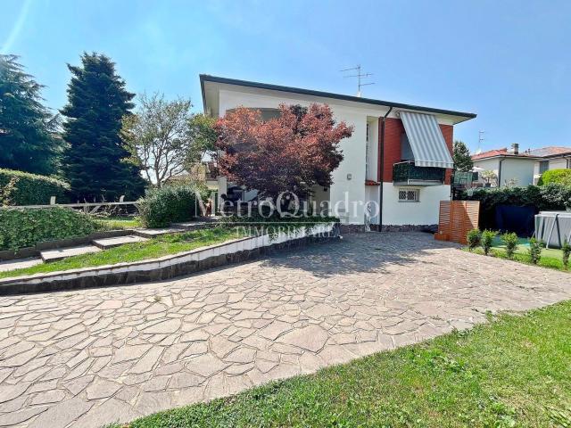 Casa in vendita a Bellusco, Lombardia