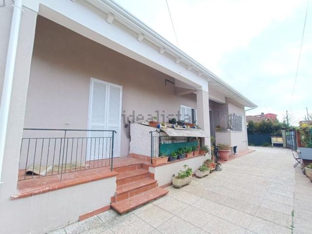 Casa in vendita a Castagnola, Marina Di Massa