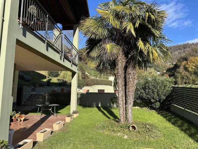 Casa in vendita a Villongo, Lombardia
