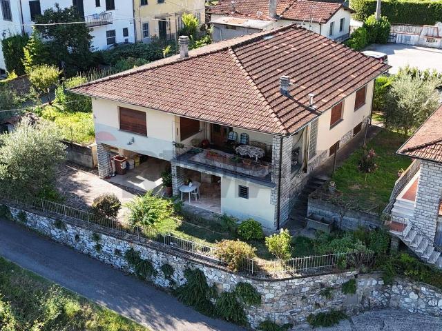Casa in vendita a Unione dei comuni Media Valle del Serchio, Fornoli