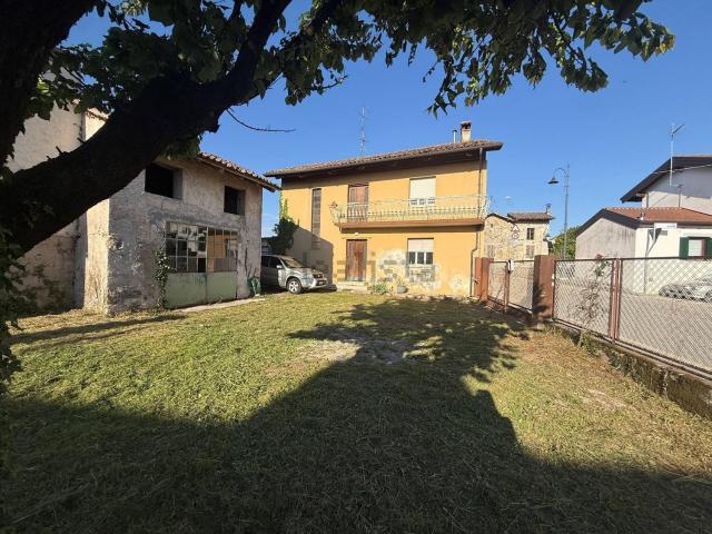 Casa in vendita a Nogaredo di Prato / Nearêt di Prât, Martignacco / Martignà