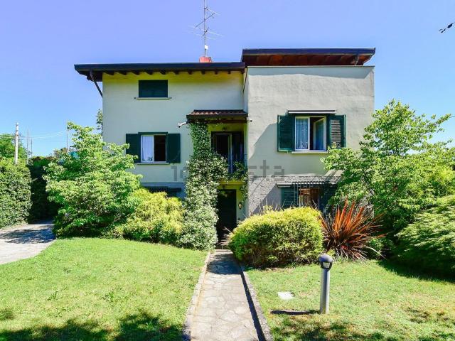Casa in vendita a Cadorago, Lombardia