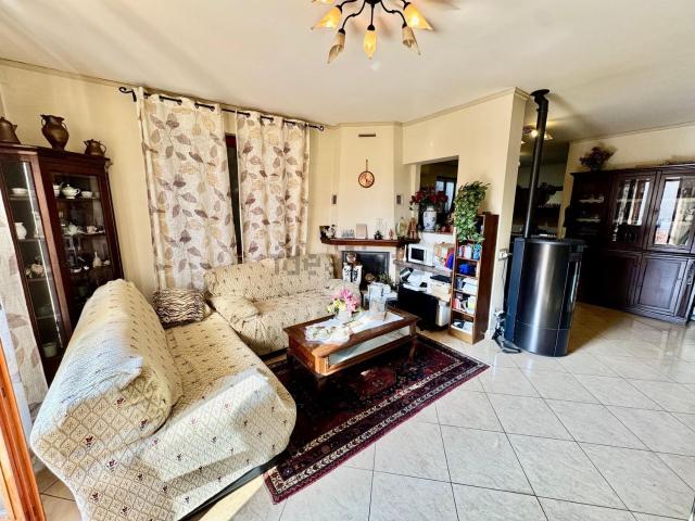 Casa in vendita a Carpaneto Piacentino, Reggio Emilia