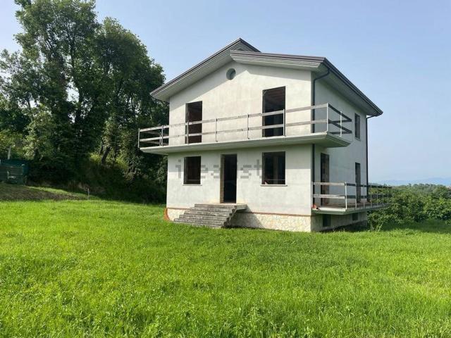 Casa in vendita a Teano, Campania