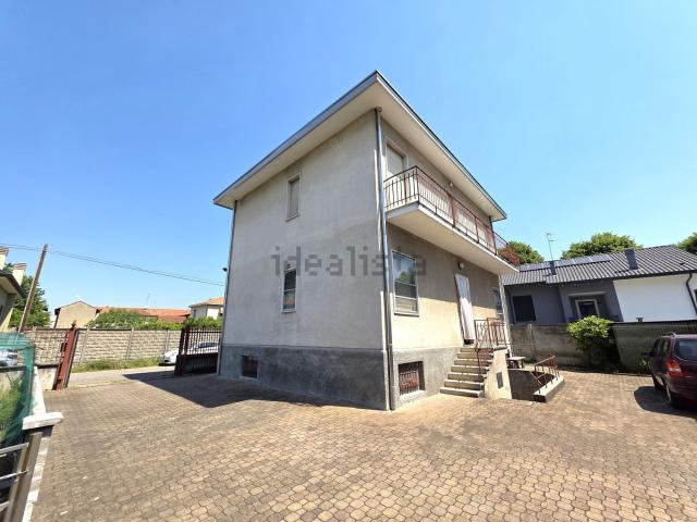 Casa in vendita a Rescaldina, Lombardia