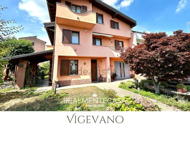 Casa in vendita a Vigevano, Lombardia
