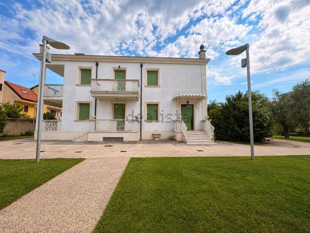 Casa in vendita a Lavagno, Vago
