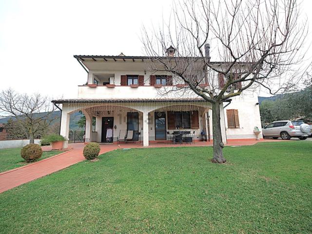 Casa in vendita a Campello Sul Clitunno, Umbria