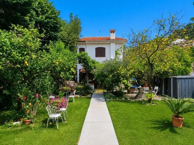 Casa in vendita a Ventimiglia, Liguria
