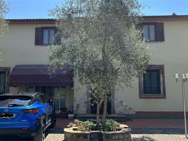 Casa in vendita a Vetralla, Lazio