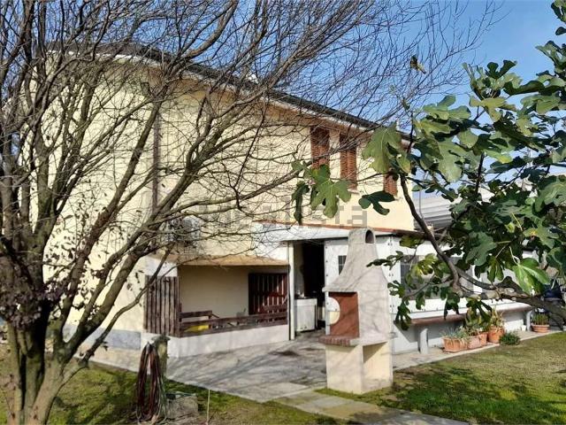 Casa in vendita a Crocetta-San Lazzaro-Modena Est, Modena
