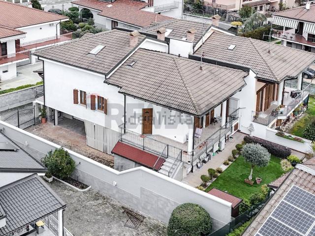 Casa in vendita a Caresanablot, Vercelli