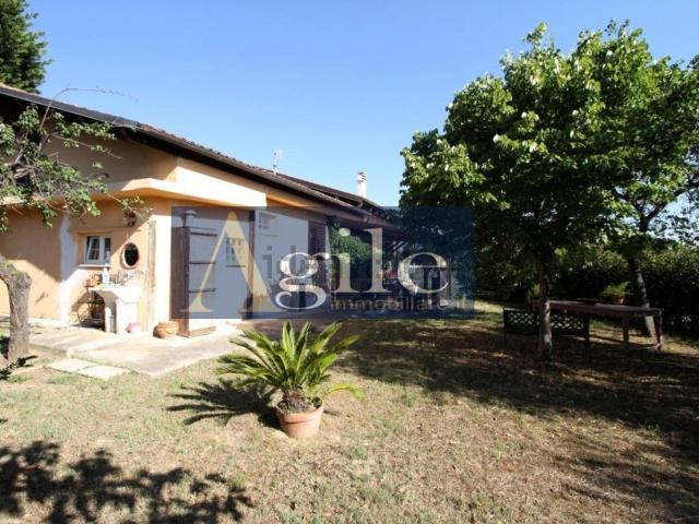 Casa in vendita a Santa Lucia, Castorano