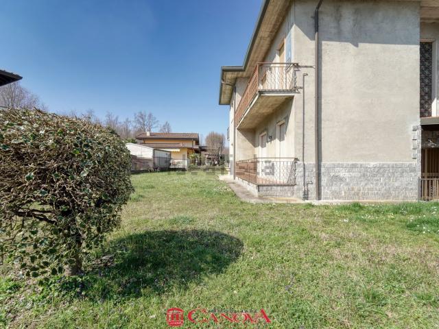 Casa in vendita a Cadorago, Lombardia