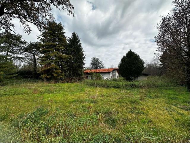 Casa in vendita a Oleggio, Novara