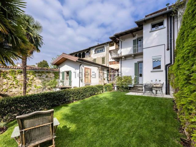 Casa in vendita a Solto Collina, Lombardia