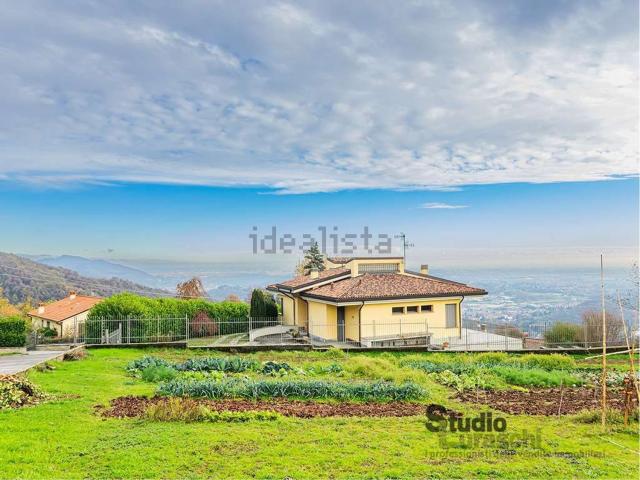 Casa in vendita a Colle Brianza, Lombardia