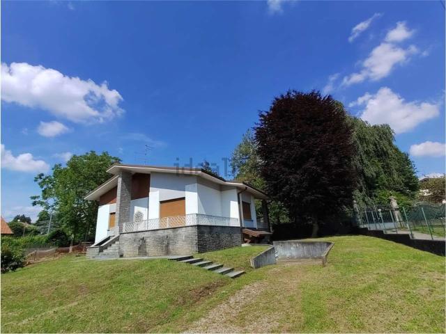 Casa in vendita a Albiolo, Como