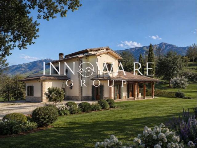 Casa in vendita a Marche, Macerata