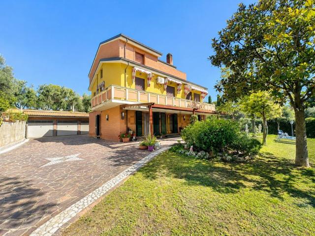 Casa in vendita a Cesanella, Marche