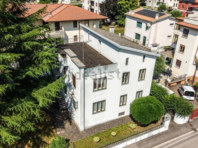 Casa in vendita a Valdagno, Veneto