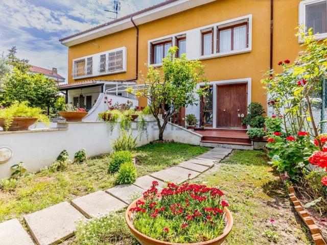 Casa in vendita a Casal Palocco, Roma
