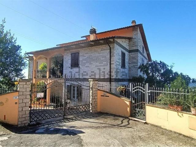 Casa in vendita a Montecchio, Umbria