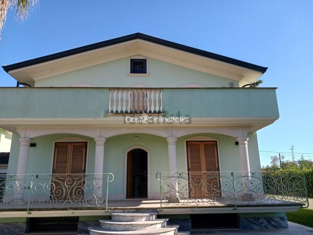 Casa in vendita a Tonfano, Toscana