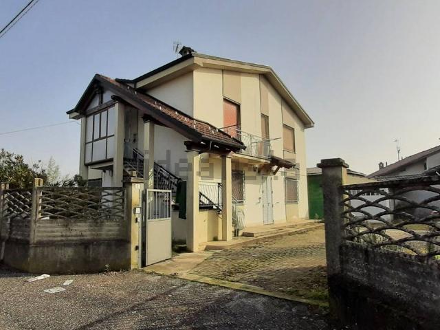 Casa in vendita a Robella, Piemonte