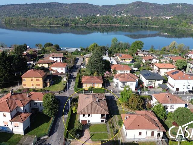 Casa in vendita a Varano Borghi, Lombardia