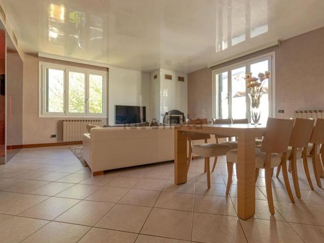 Casa in vendita a Pogliano Milanese, Milano