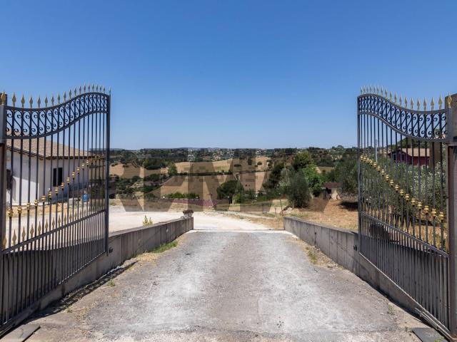 Casa in vendita a Caltagirone, Sicilia
