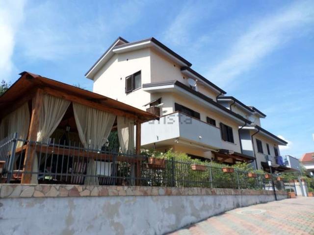 Casa in vendita a Calabria, Cosenza