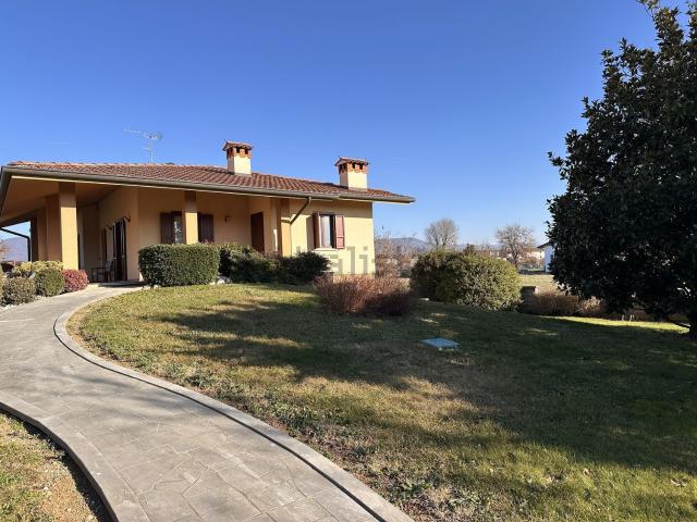 Casa in vendita a Moimacco, Friuli-Venezia Giulia