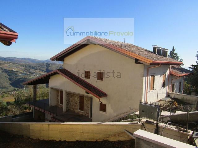 Casa in vendita a Mezzane Di Sotto, Veneto