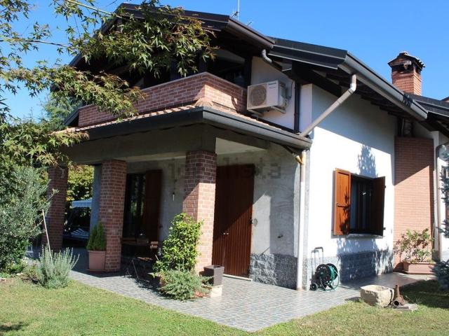 Casa in vendita a Guanzate, Como