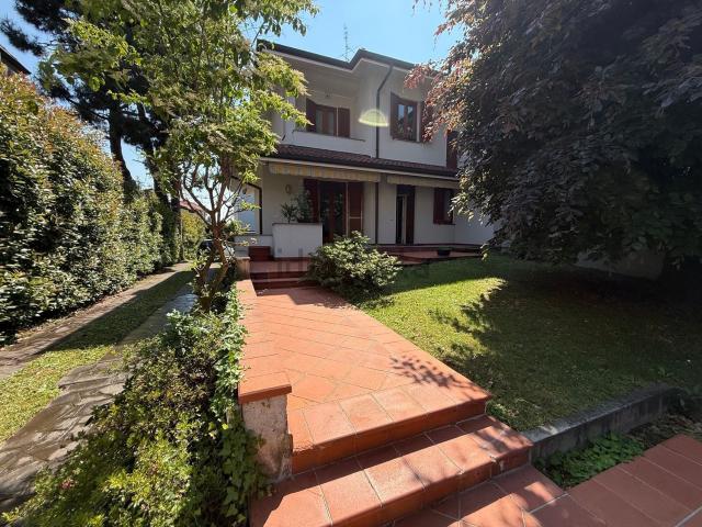 Casa in vendita a Vittuone, Lombardia