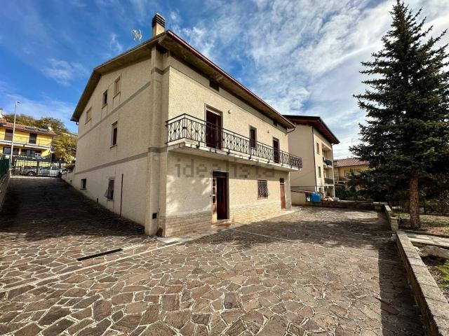 Casa in vendita a Poggio Picenze, Abruzzo