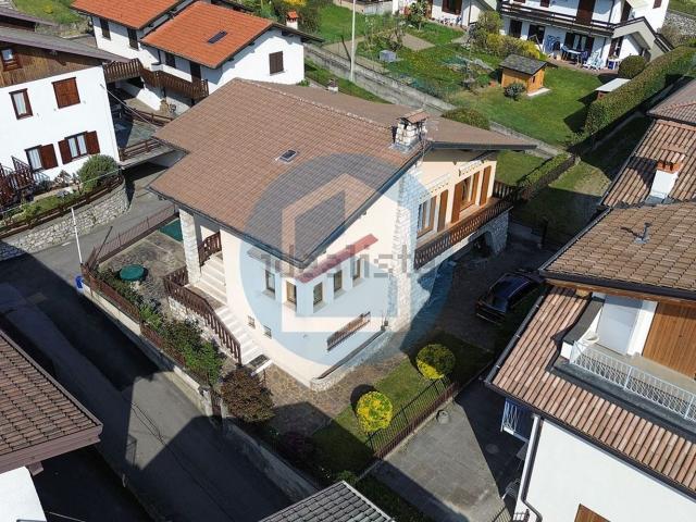 Casa in vendita a Comunità montana della valle Camonica, Borno