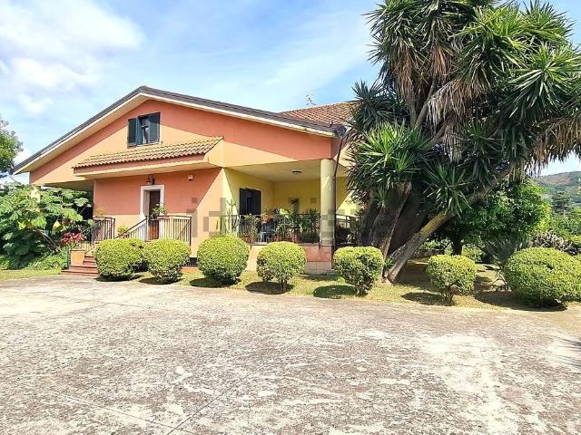 Casa in vendita a Giffoni Sei Casali, Salerno