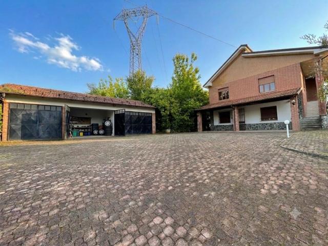 Casa in vendita a Incisa Scapaccino, Asti