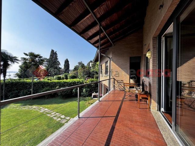 Casa in vendita a Meina, Novara
